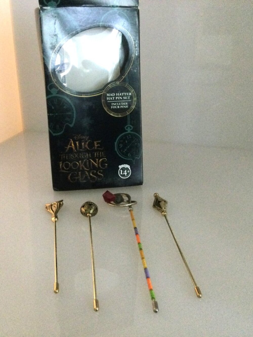 Disney Alice in Wonderland Mad Hatter Pin Set - Picture 2 of 4